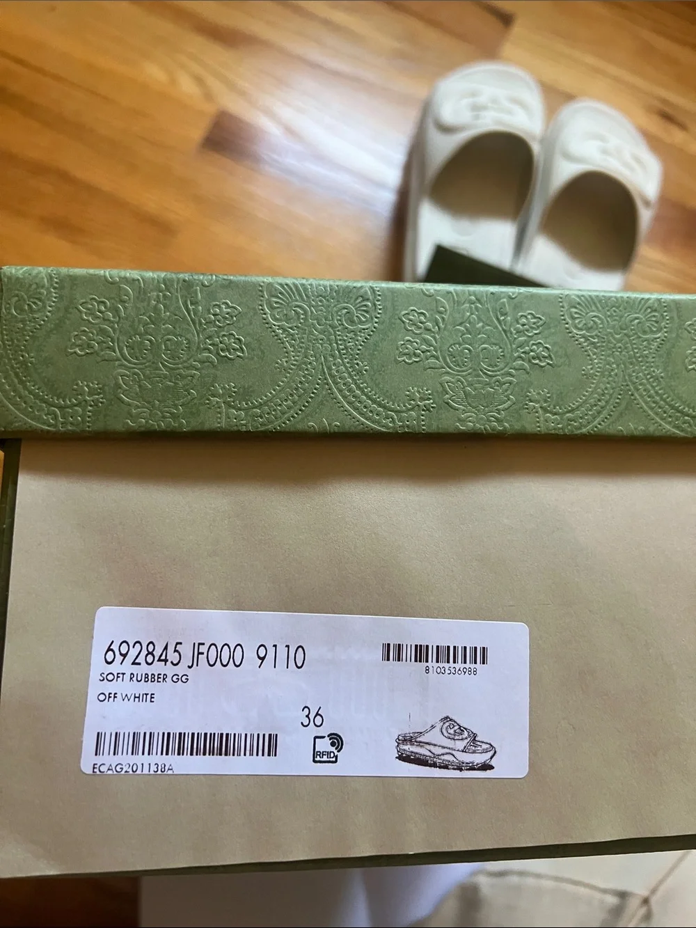 Gucci Cream Interlocking G Rubber Slide Miami size 36 comes with box